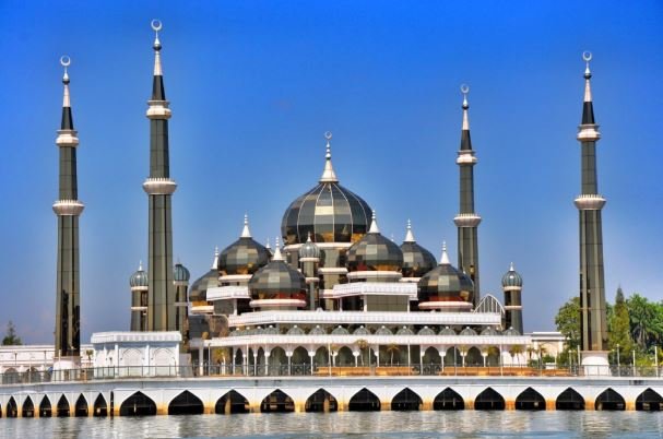 ماليزيا.. وجهة التعليم المثالية للطالب العربي